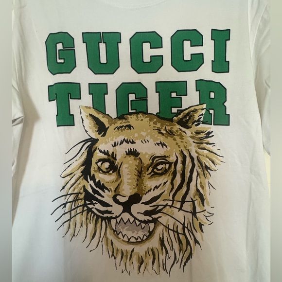 Gucci Ivory Tee with Green Logo and Tiger Design - Picture 4 of 9